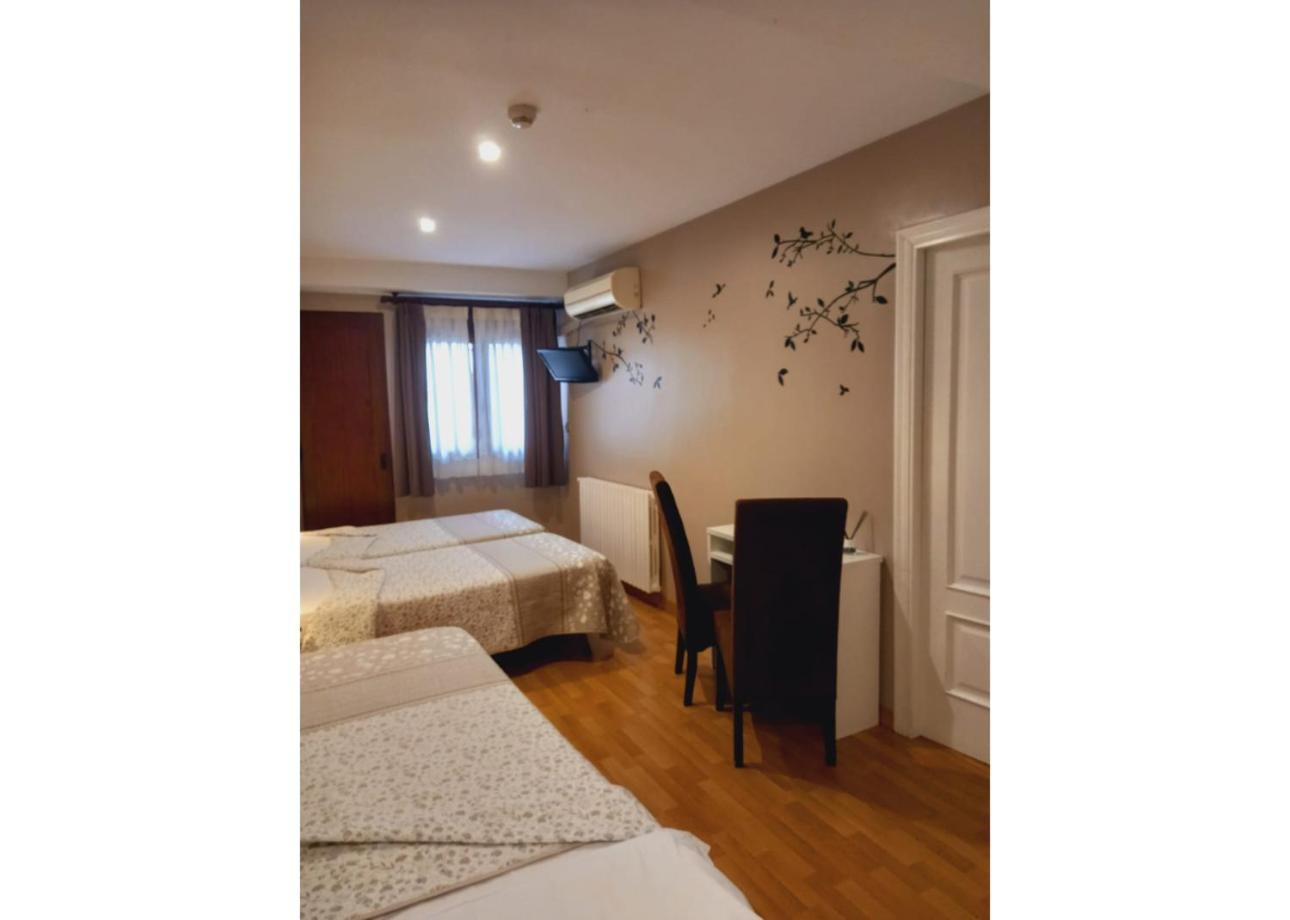 Hotel El Acebo Jaca Ngoại thất bức ảnh