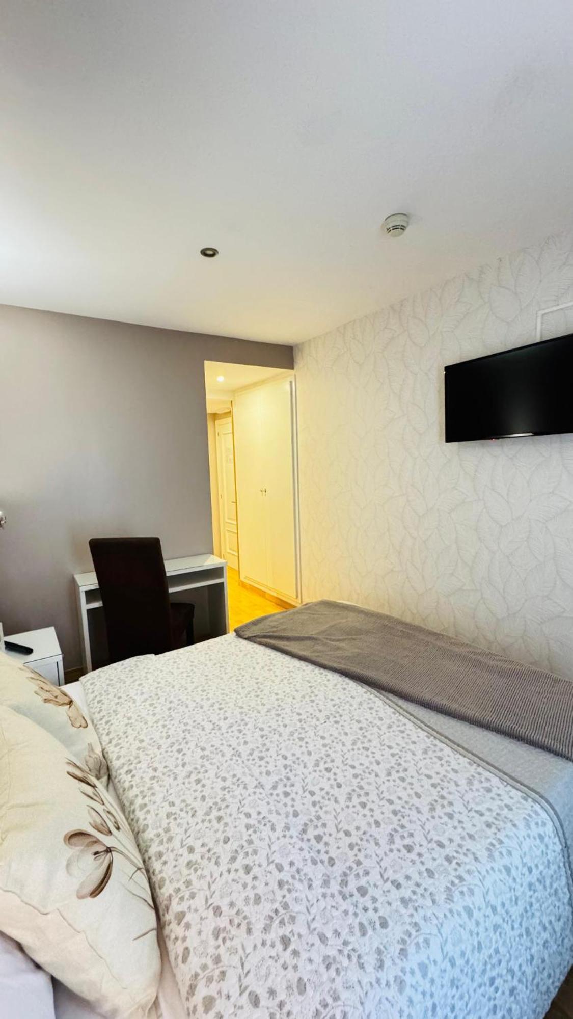 Hotel El Acebo Jaca Ngoại thất bức ảnh