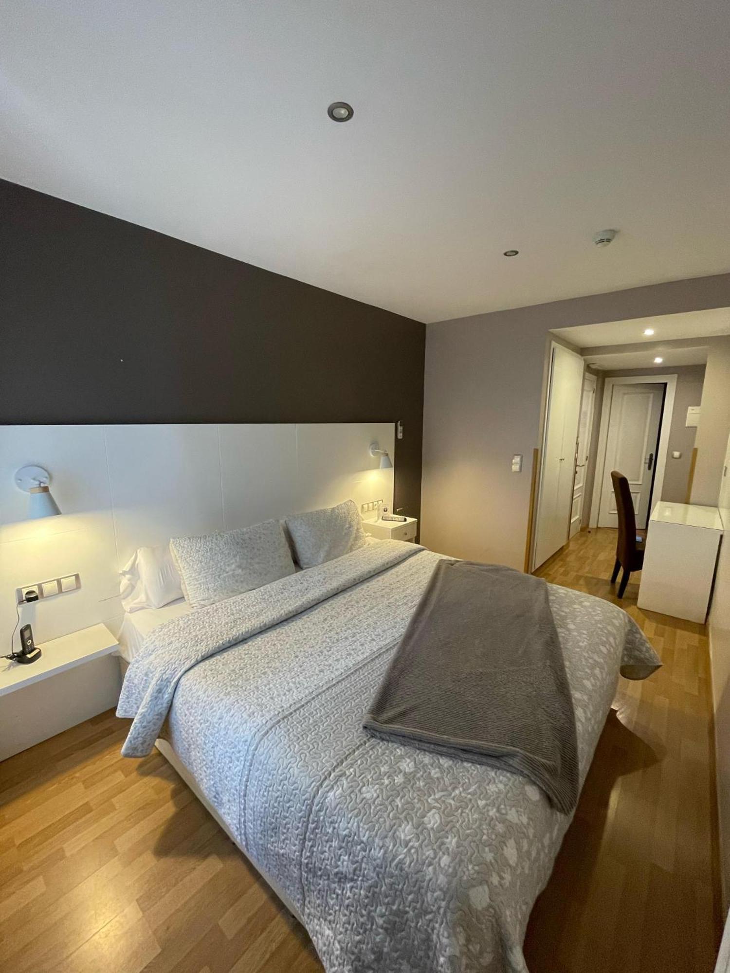 Hotel El Acebo Jaca Ngoại thất bức ảnh