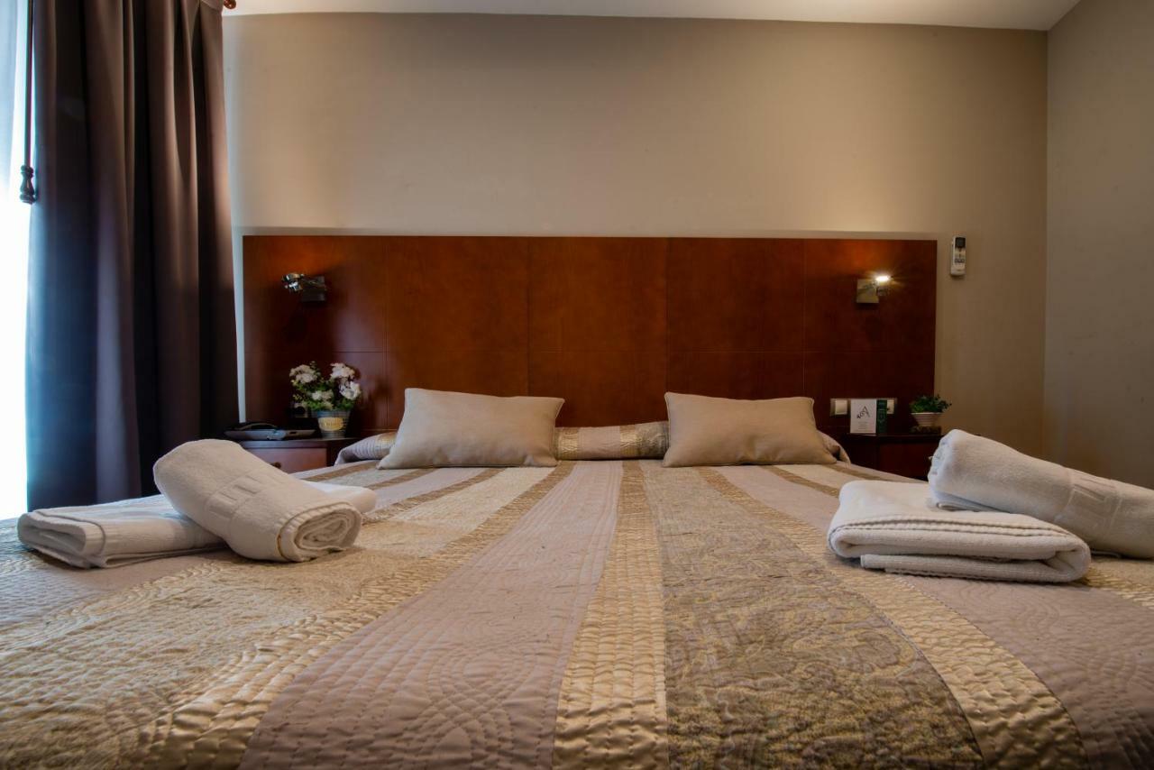 Hotel El Acebo Jaca Ngoại thất bức ảnh