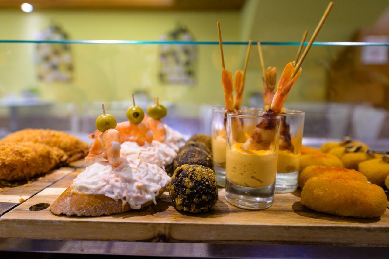 Hotel El Acebo Jaca Ngoại thất bức ảnh