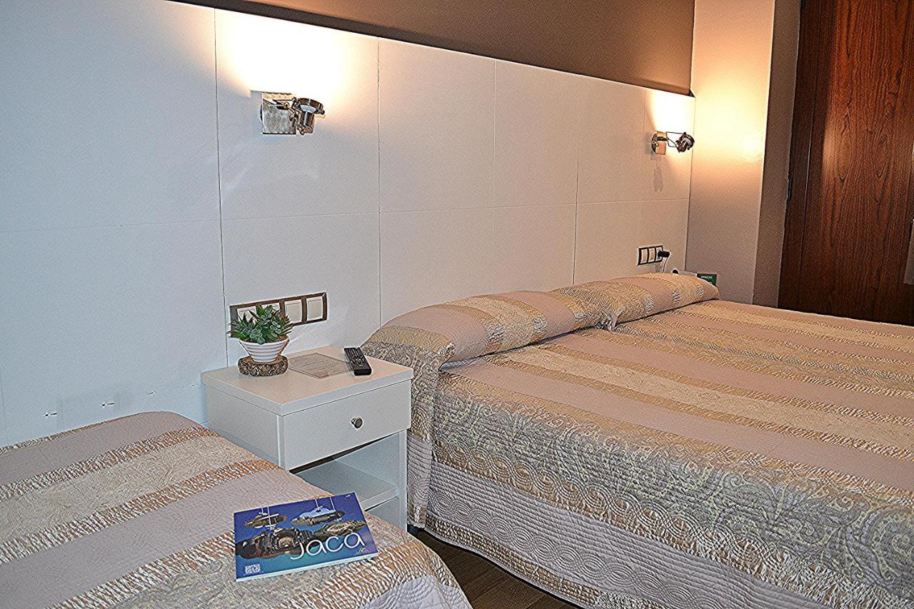 Hotel El Acebo Jaca Ngoại thất bức ảnh